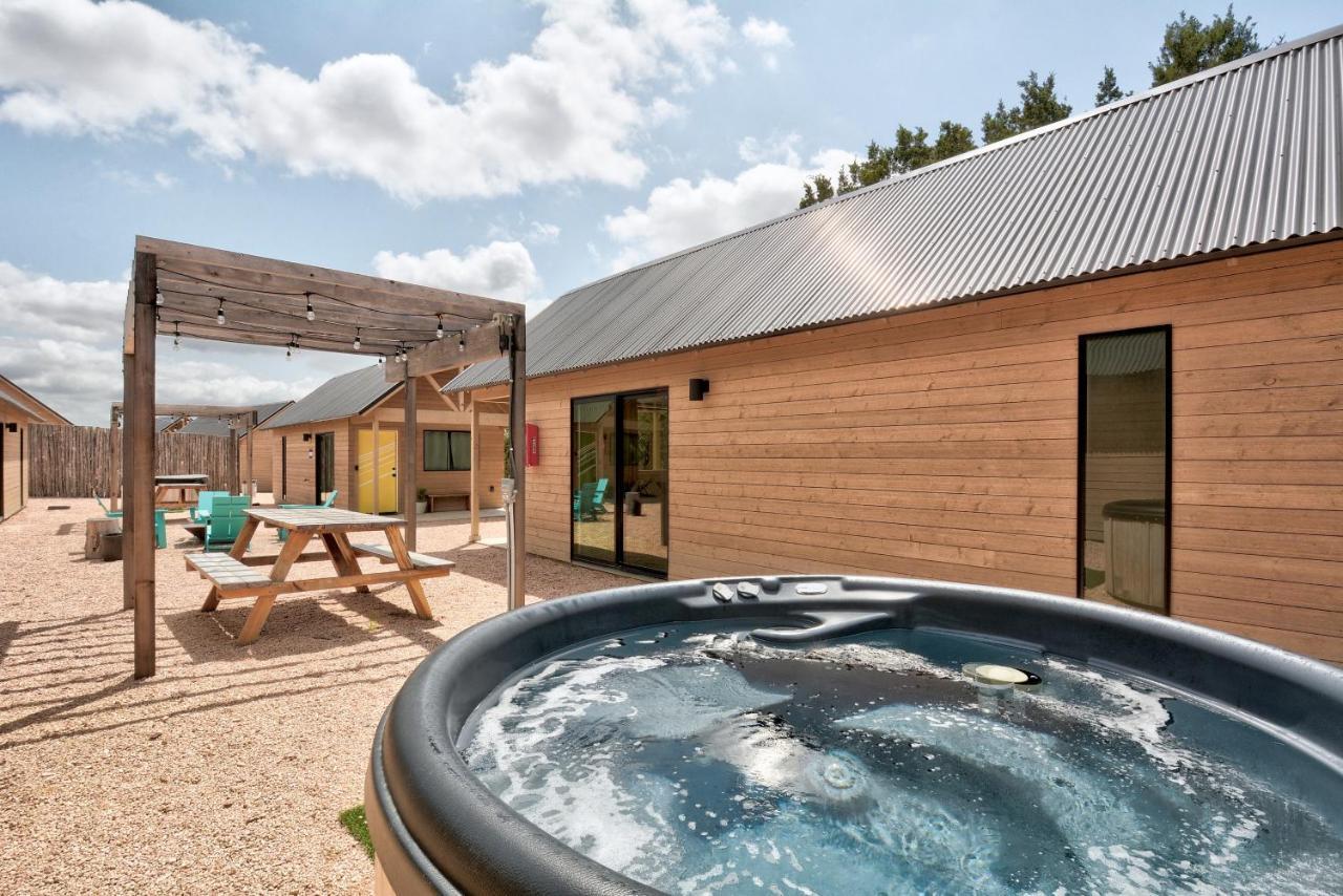 Hotel Lucky Arrow Retreat Dripping Springs Exterior foto